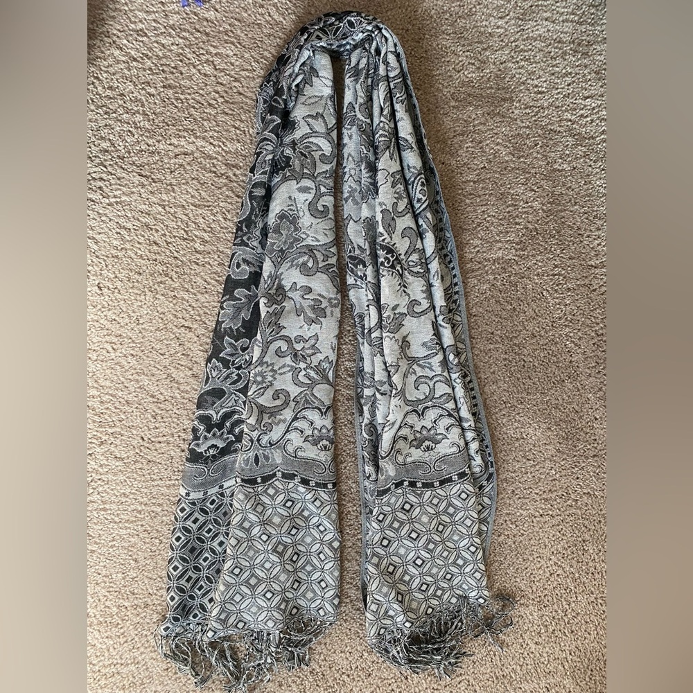 Elegant Gray Floral Scarf
